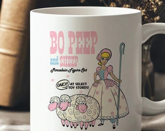 Caneca Bo Peep - Caneca de cerâmica retrô com desenho animado da Bo Peep e ovelhas, com estampa de anúncio de brinquedo vintage.