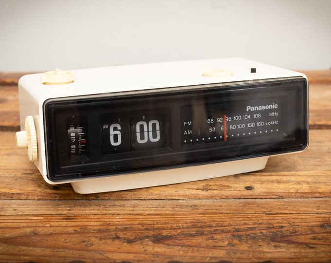 Groundhog Day Flip Clock, Panasonic RC6025, Vintage 1970s, Working