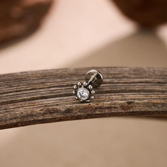 Titanium Flower Push Pin Stud – 16G/18G Threadless Implant Grade 