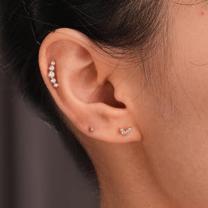 16G/18G Leaf Threadless Push Pin Earring – Flat Back Labret Stud, Cartilage, Lobe, Helix, Conch, Tragus Earring– Dainty Everyday Wear (1pc)