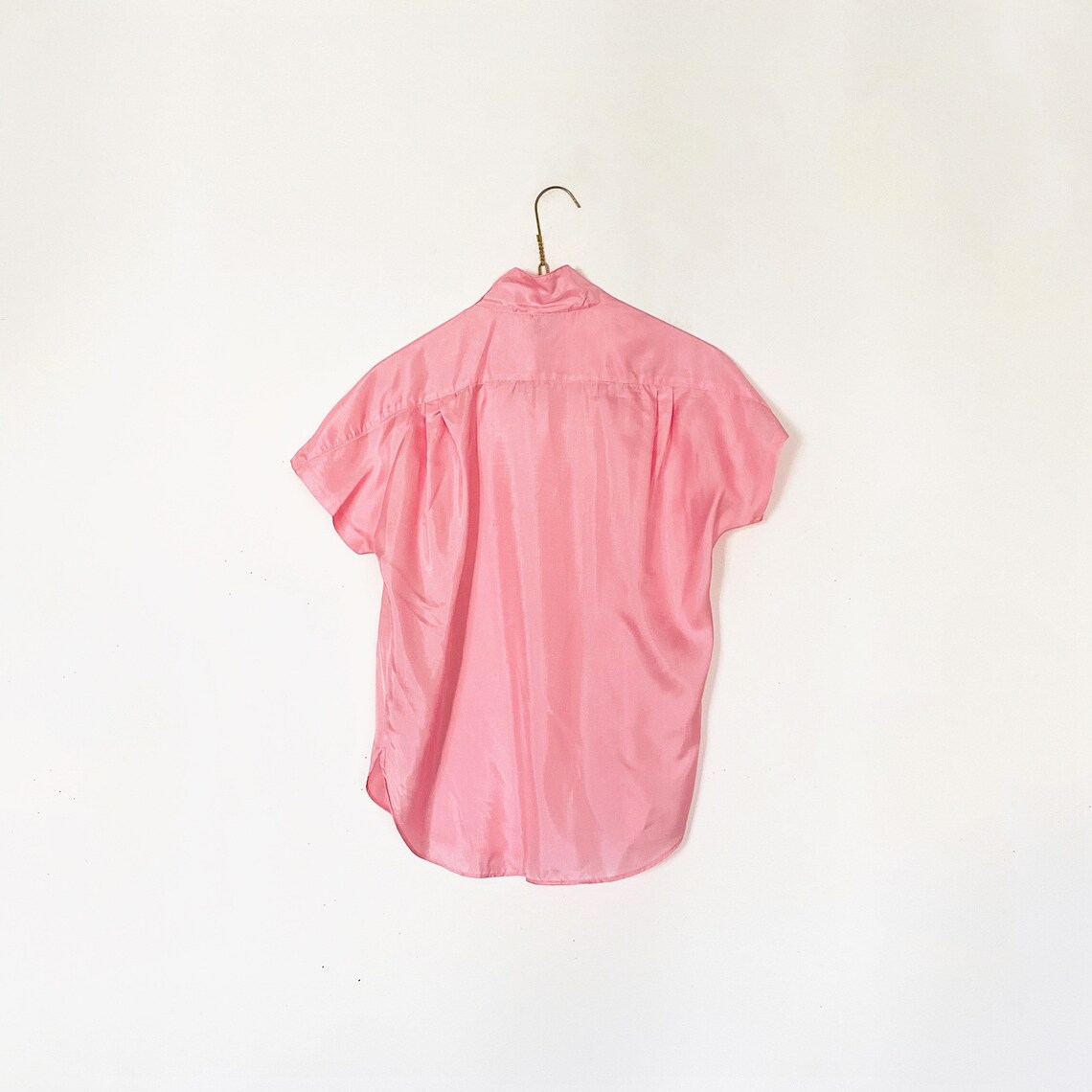 Pink silk vintage blouse - minimalist simple shirt - 80s 90s timeless design, foto 2 di 5