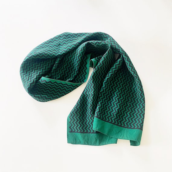 silk scarf - green black zig zag print - 70s vint… - image 4