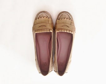 tan kiltie loafer shoe - size 6 - vtg gap