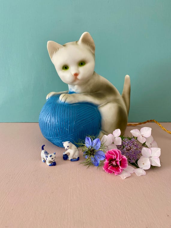 Lampe a poser vintage Chaton et sa pelote de laine pour une lumière d'ambiance