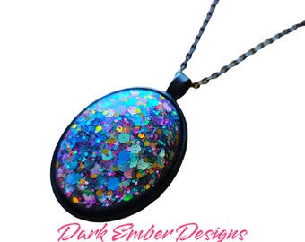 PARTY GIRL-30x40mm round resin glitter black pendant necklace.