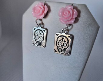 Dia De Los Muertos Card-pale pink rose flower Post/stud silver skull charm earrings.
