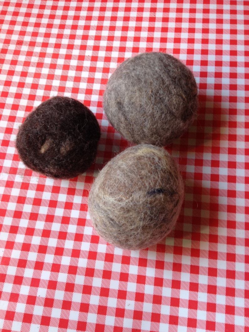 SALE Package Deal 3 Natural Wool Dryer Balls 100% Wool is Earth friendly and chemical free imagem 4