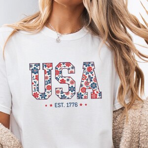 Camiseta Comfort Colors® USA, camiseta con flores de EE. UU., camiseta de Estados Unidos, camiseta del 4 de julio, camiseta floral patriótica, camiseta de EE. UU., camiseta con bandera estadounidense