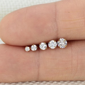 G23 Titanium Threadless Labret Stud: Minimalist CZ Cartilage Earring