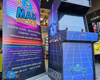 CUSTOMIZED Classic Retro Arcade, classic cabinet, TV, video slot machine, support device, 24" lcd Monitor