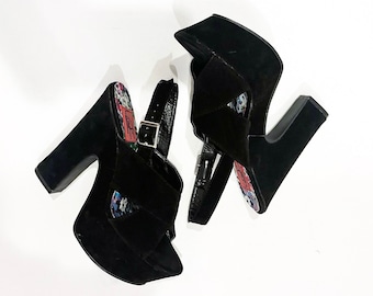 Vintage Y2K  Black Velvet Platform Sandals Size 7 Peep Toe Sling back Heels Shoes