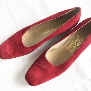 Ferragamo - Red Suede Chunky Heel Pumps Sz 9 Ferragamo - Red Suede Chunky Heel Pumps Sz 9 main image 4