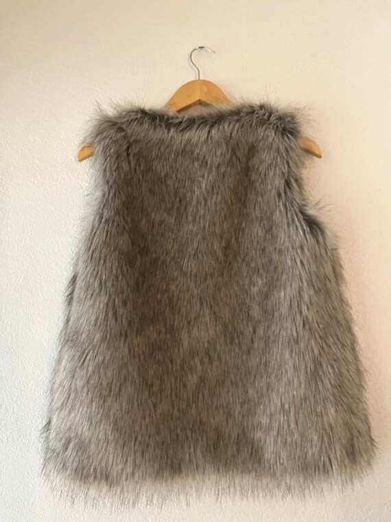 y2k faux fur vest — muñeca vintage