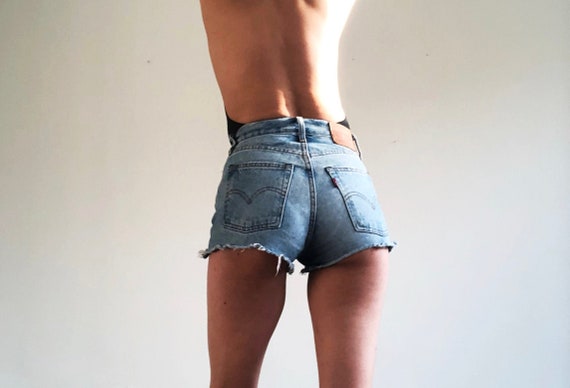 90s Vintage High Waist LEVIS Cut off Shorts XXS 2… - image 1