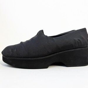 Size 6 Vintage 90s Andre Assous FEATHERWEIGHTS Black MINIMAL Shoes image 3