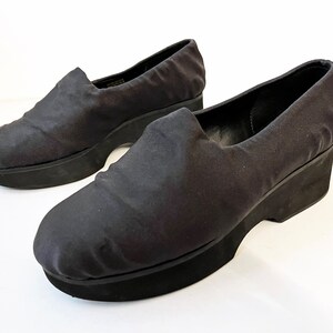 Size 6 Vintage 90s Andre Assous FEATHERWEIGHTS Black MINIMAL Shoes image 7