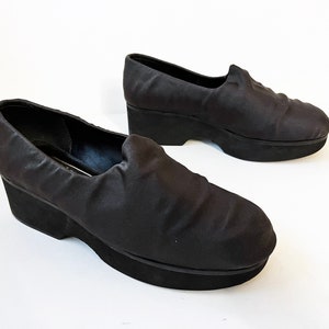 Size 6 Vintage 90s Andre Assous FEATHERWEIGHTS Black MINIMAL Shoes image 6