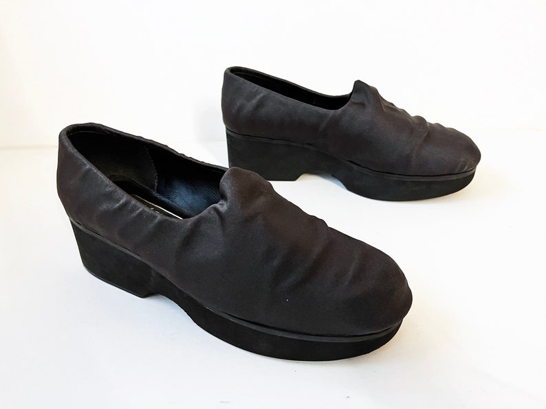 Size 6 Vintage 90s Andre Assous FEATHERWEIGHTS Black MINIMAL Shoes image 6
