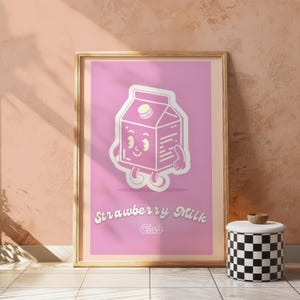 Pôster de cozinha retrô do Strawberry Milk Club - Arte de parede divertida - Impressão kawaii rosa - Arte de comida vintage - Caixa de leite - Cozinha divertida - Clima de café fofo