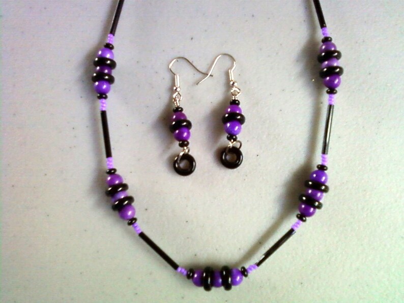 Fun Purple and Black Beaded Necklace and Earrings 0053