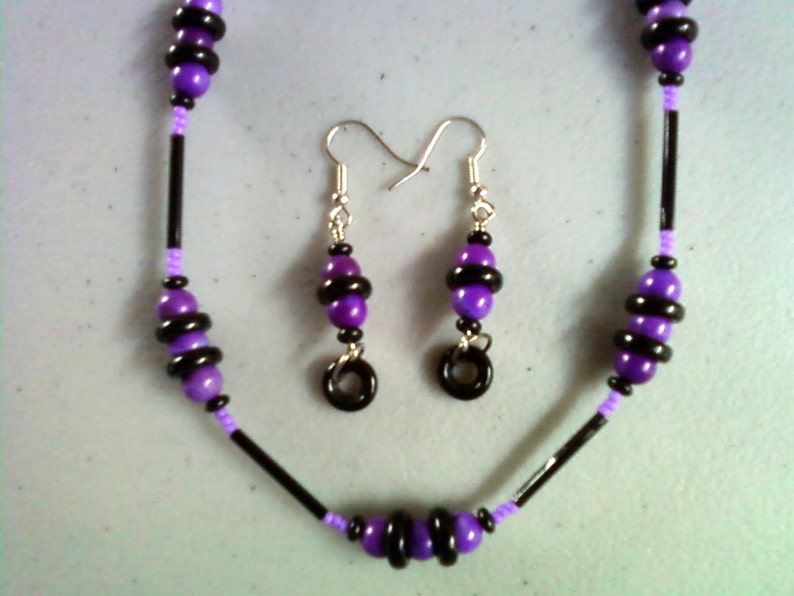 Fun Purple and Black Beaded Necklace and Earrings 0053