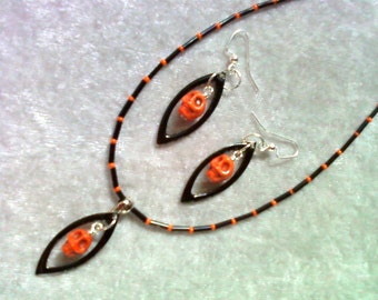 Collier et boucles d'oreilles crâne d'Halloween orange et noir (0956)