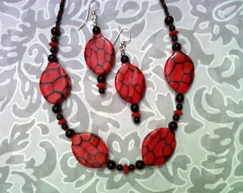 Red and Black Spiderweb Necklace and Earrings(1594)