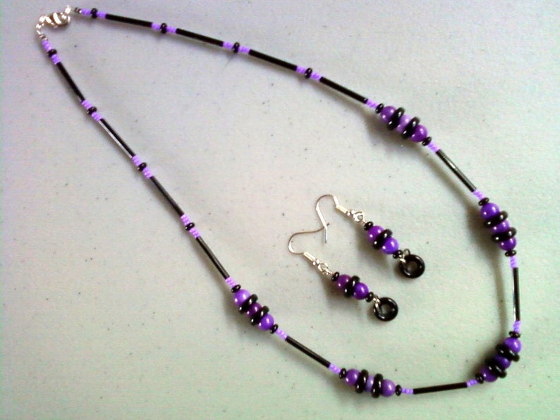Fun Purple and Black Beaded Necklace and Earrings 0053