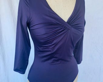 Body Giorgio Armani violet profond chic et élégant