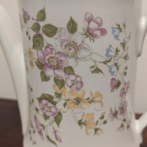 Théière florale vintage