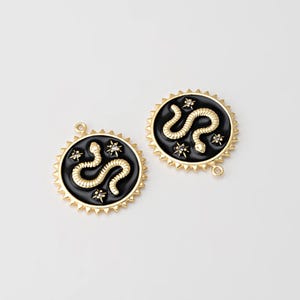 1 pièce - Pendentif pièce de monnaie cubique serpent, breloque en émail noir, breloque ronde en zircone serpent, breloque époxy serpent, véritable plaqué or 14 carats [P1408-PG]