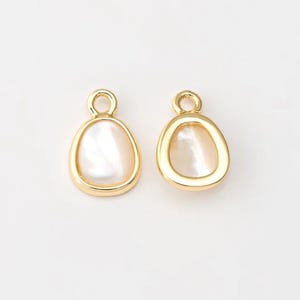 1PC - Mother of Pearl Charm, Oval Dangle Pendant for Necklace, Tiny MOP Charm, Jewelry Making, Real 14K Gold Plated [P1548-PG]