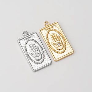 2 STKS: tarotkaartbedel, the World-hanger, amuletsieraden, kettingcomponenten, echt 14 kt goud en gerhodineerd [P1189]