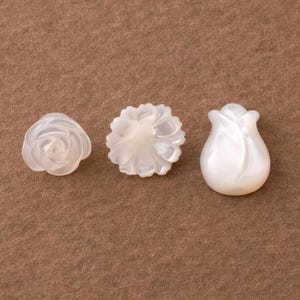 4PCS - White Flower Mother of Pearl Charms, rose, Morning glory, Tulip, Vintage carved Nature Shell Charms [MP0026]
