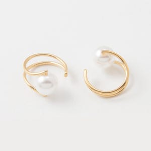 2PCS - 8mm Pearl Ear Cuff, Dainty Ear Cuff, Hoop Ear Cuff, Pearl Ear Cuffs, Real 14K Gold Plated [E0655-PG]