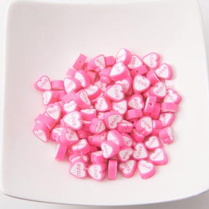 100 stuks: hartkralen, liefdeskralen, hartliefdesbriefkralen, felroze hartkralen, sieradenkralen, knutselkralen, armbandkralen [CB0021]