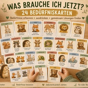 Może przedstawiać: Zestaw 24 kart edukacyjnych z ilustracjami zwierząt i niemieckim tekstem WAS BRAUCHE ICH JETZT? 24 BEDÜRFNISKARTEN. Karty przedstawiają różne potrzeby i emocje, w towarzystwie małych pluszowych figurek zwierząt na drewnianej powierzchni.