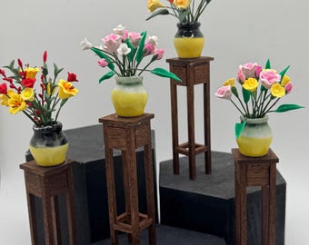 Dolls House Miniatures - 1/12 Plant Table stand with flowers x1