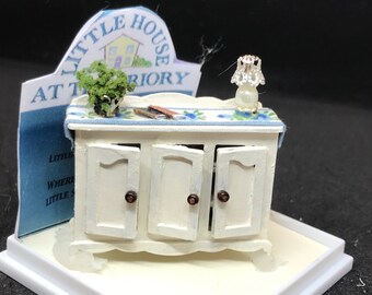 Dolls House Miniatures - Hand Painted Pretty 1/48th (1/4inch) quarter scale - Sideboard -