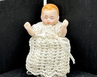 Dolls House Miniatures - 1/12th dressed baby doll