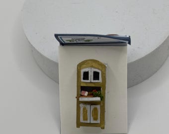 Dolls House 1/48th / 1:48 /  Quarter Scale vintage kitchen Cupboard