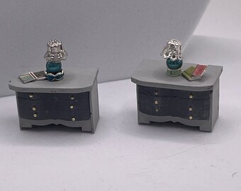 Dolls House 1/48th / 1:48 /Quarter Scale -  s/2 Bedside Drawers