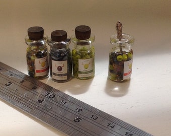 Dolls House Miniatures - 1/12th Jar of Olives x1