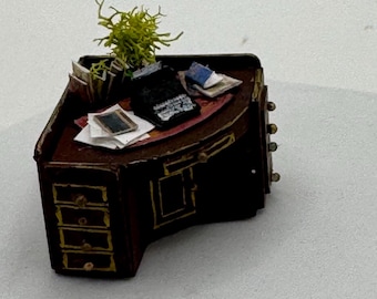 Dolls House 1/48th - Corner Desk