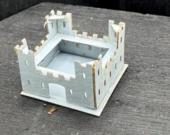 Dolls House Miniatures - 1/24th / 1:24 / Quarter Inch Scale Toy Fort /castle