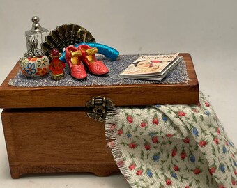 Dolls House Miniatures - Ladies Blanket Box