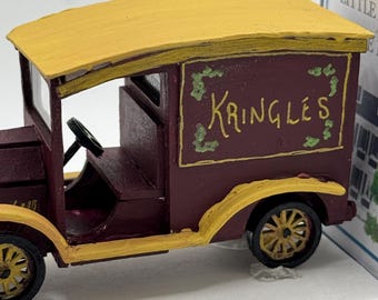 Dolls House 1/48th / 1:48 /Quarter Scale - Shop Van - Christmas themed