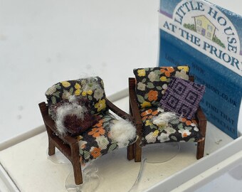 Dolls House 1/48th - retro chairs (messy range)