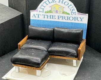 DOLLS HOUSE MINIATURES - 1/48 - 1:48 - 1/4" - Quarter Inch Scale - Contemporary Sofa
