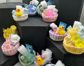 Dolls House Miniatures - Baby Basket x1 (assorted)